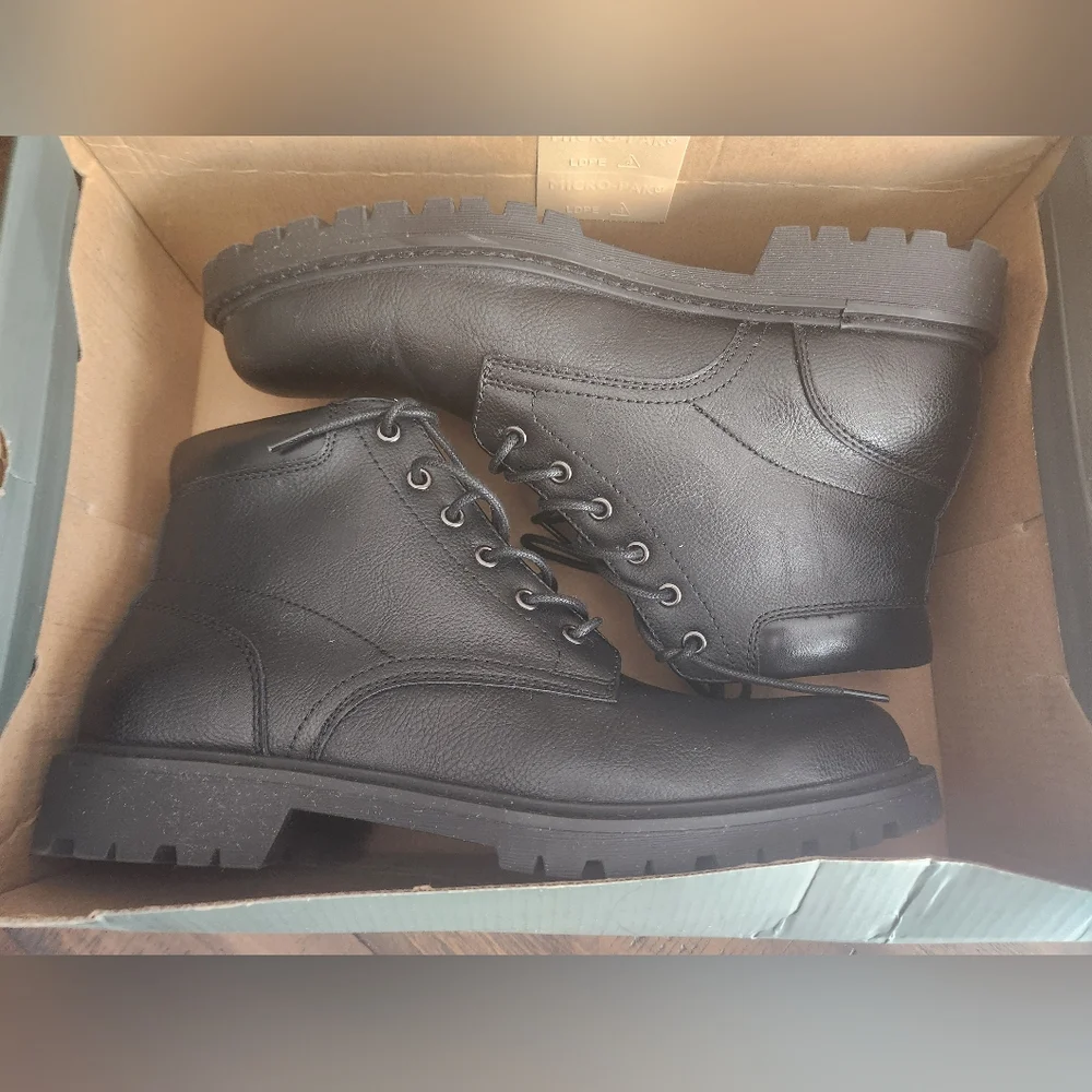 NWT Mutual Weave Men's Black Boots Sz 9
